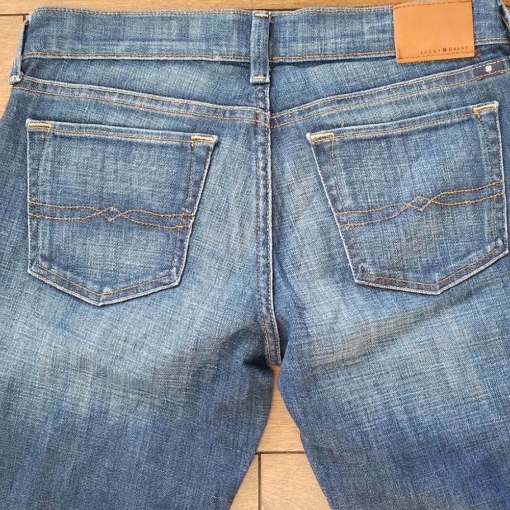 DONATING Lucky Brand Crop Jeans EUC - Picture 4 of 4